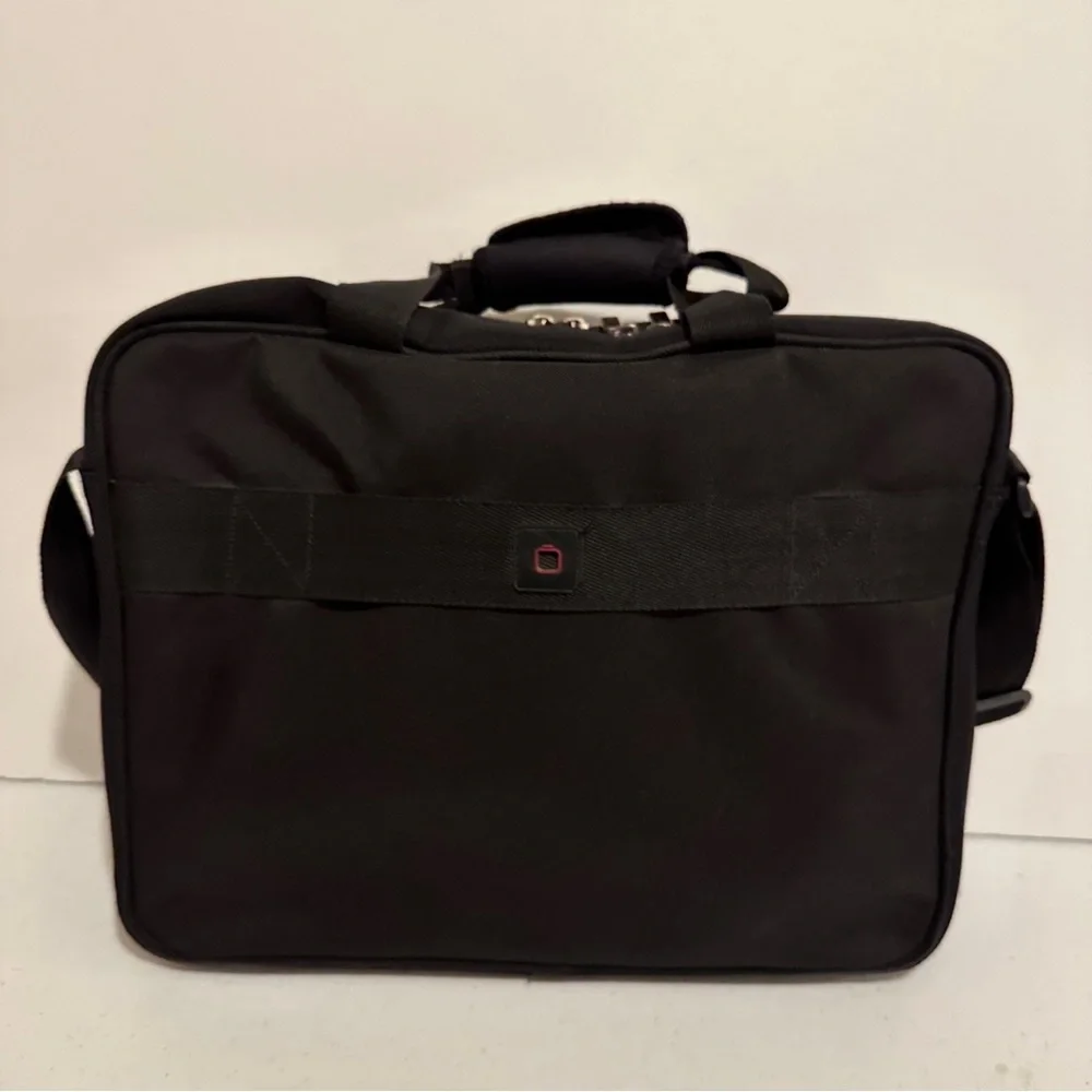 Solo Travel Sentry Check Fast Black Briefcase Laptop Style CLA314-4 Business